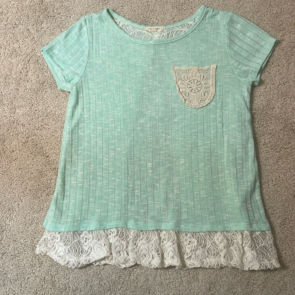 Tea & Rose girls L mint lace back shirt
